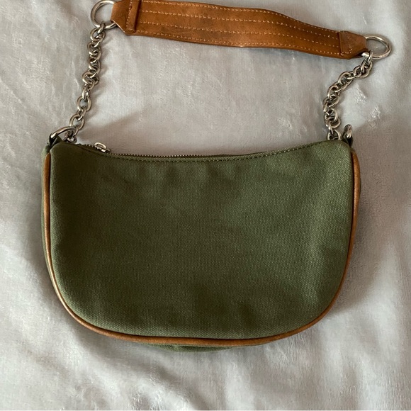 Brandy Melville green canvas shoulder bag with chain and leather strap - Picture 4 of 16